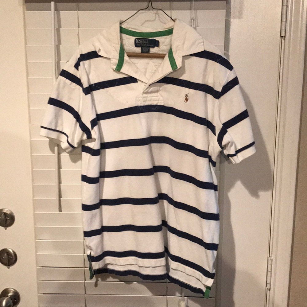 Polos shirt